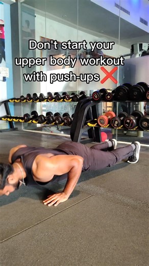 Don't jump straight into push-ups❌ #gym #fullbodyworkout #gymbeginners #warmup #homeworkout