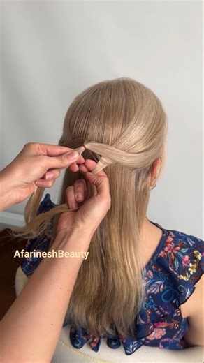How to Style a Fast Half-Up Using Only One Mini Clip