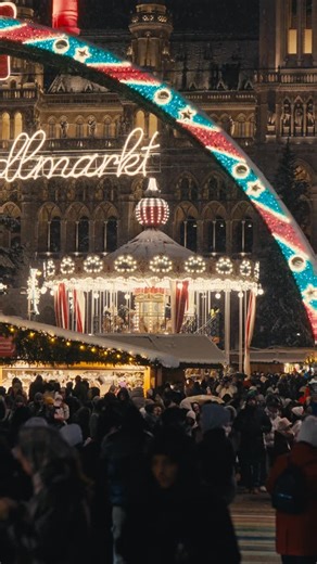 Vienna Visitas Photography on Instagram: "✨Merry Christmas from Vienna🎄♥️ Wishing you a day filled with the same peace, warmth, and magic that blankets our city during this special season. May your celebrations be bright and your heart be light 🌟 It’s a joy to capture and share Vienna‘s spirit with you. All original content © @vienna_visitas Come visit Vienna 🤗 #MerryChristmas #ChristmasInVienna #ViennaChristmas #FestiveSeason #HolidaysInVienna"