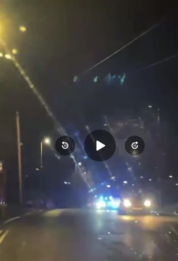 High-speed police chase through Bradford sees decamp and at least one arrest.#bradford #westyorkshirepolice #policechase #news #fypp