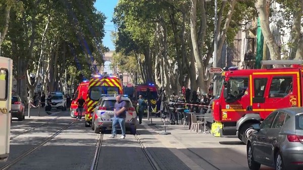 Attaque au couteau à Marseille : plusieurs blessés, l’assaillant tué par la police - RTBF Actus
