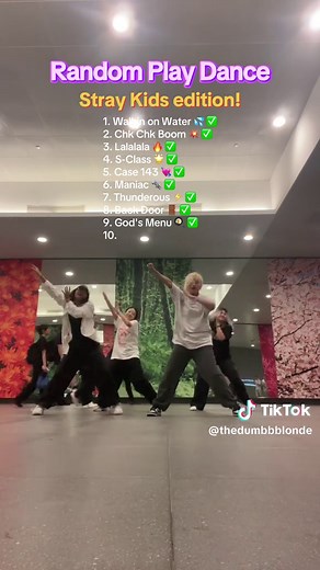 Stray Kids Random Play Dance: Walkin on Water Edition