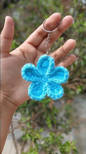 Cute Flower Keychain Crochet 🌸 | Easy Handmade Gift Idea
