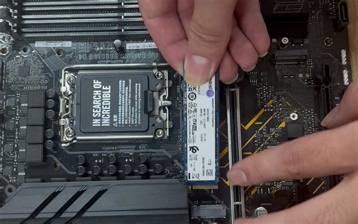 固态硬盘安装旋钮式主板