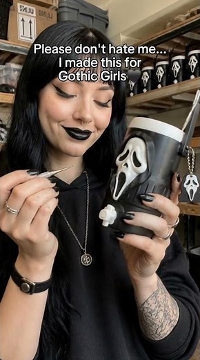 Only goth girls who are fans of horror will love this🖤🕸️👻#gothic #scream #horror