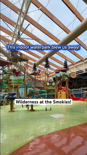 We Found the BEST Indoor WaterPark Resort in the Smokies!