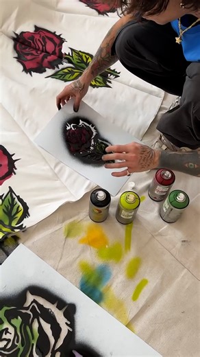 Spray painting wedding dresses for the coolest brides 😱💖 | Craft Factory