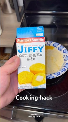 How to make boxed cornbread more moist and less crumbly! #cooking #cookinghacks #cookinghack