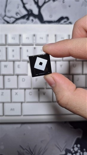 Drawing the ROBLOX Logo on a Keyboard Key 🎮🔥 | Satisfying Acrylic Marker Art