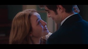 O #Fantástico do último domingo mostrou os motivos que levaram a atriz Larissa Manoela a romper com os pais, que cuidavam da carreira dela. A artista abriu mão de todo o patrimônio que conquistou em 18 anos de carreira. Confira um trecho! O que vocês acharam?? #EPTV #LarissaManoela | EPTV