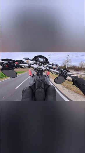 Aprilia sxv 550 Wheelie
