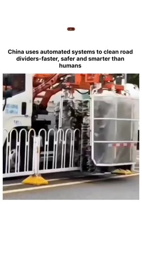 Pastel Frames💕✨ on Instagram: "Unbelievable 🙀😵 Internet couldn't believe this! . 日本利用压电瓷砖将脚步转化为电能。这些瓷砖捕捉来自你脚步的动能。当你行走时，你的重量和动作会对瓷砖产生压力。瓷砖会轻微弯曲，从而产生机械应力。瓷砖内部的压电材料将这种应力转化为电能。每一步都会产生少量电荷，而数百万步结合在一起就能产生足够的电力来驱动 LED 灯、数字显示屏和传感器。在像涩谷车站这样繁忙的地方，每天大约有 240 万个脚步为这一系统作出贡献。这些电能可以被储存或立即使用，从而减少对传统电力来源的依赖，并支持可持续的城市基础设施。这种方法将日常运动转化为实用的可再生能源 #日本 #知识 #事实 你知道吗 推荐 科技 创新 历史 技术 实验 热门 日本利用压电瓷砖将脚步转化为电能。这些瓷砖捕捉来自你脚步的动能。当你行走时 #techwaseem 你的重量和动作会对瓷砖产生压力。瓷砖会轻微弯曲，从而产生机械应力。瓷砖内部的压电材料将这种应力转化为电能。每一步都会产生少量电荷，而数百万步结合在一起就能产生足够的电