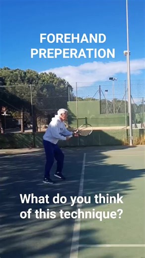 I've seen this racket motion a few times recently. Where the strike face of the racket turns to face outward in the early stage of the back swing. What do you think are advantages and disadvantages? #juniortennispros #tennisvolley #onemoreball #tennisstrokes #tenniscoaching #tennisplayer #tennistechnique #tennislover #tenis #tennistraining #tennis #tennismatch #tennislife #tenisfeminino #womenstennis | Tennis