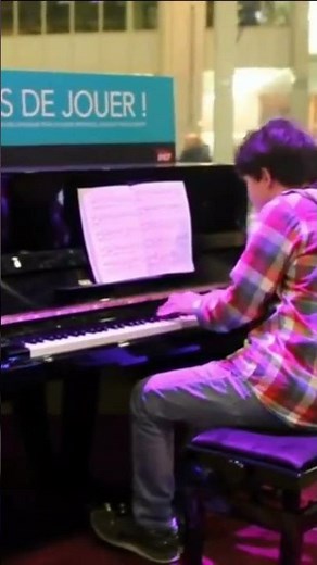 Great Piano Performance at the Train station