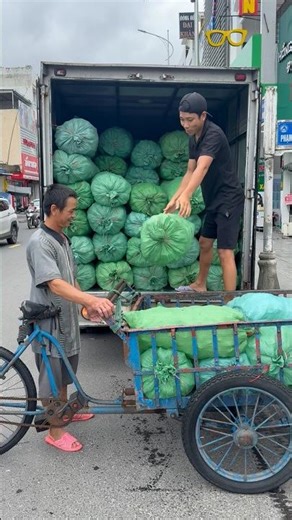 🇻🇳 무더위를 날려줄 베트남 길거리 얼음 배달❄️ Ice Delivery in Vietnam Street🧊 Cách giao đá cực lạ