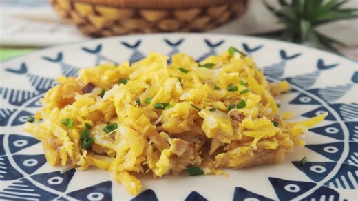 Bacalao dorado con patatas pajas | Receta fácil y de categoría