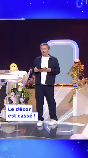 117K views · 1.9K reactions | Rip le décor ! #12coupsdemidi  Les #12CoupsdeMidi, c'est tous les jours dès 11h50 sur TF1 & TF1+ | Les 12 Coups de Midi | Facebook