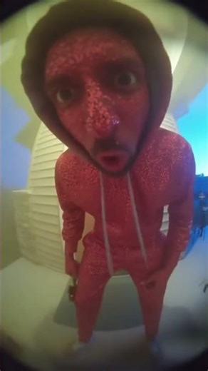 Doorbell Cam Prank: Door Knocker Explodes in Gold Powder - Turns Red! 😡 #short #viralshort