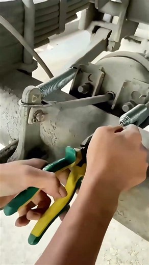 Disassembly & Reinstallation Techniques for Spring Components