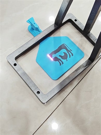 How to print logo on animal ear tag using handheld laser marking machine? #cycjet #animaleartag #lasermarkingmachine #laserprinter #handheldinkjetprinter #portableinkjetprinter #fyp #shorts #industrialidentification #anticounterfeitingtechnology #permanentmarking