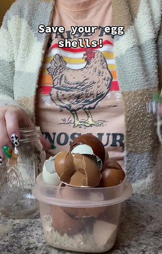 Save your egg shells! Just a few uses but im sure there are plenty of others! #homesteadlife #homsteader #crazychickenlady #chickensoftiktok #homesteading #chickens #gardening #fresheggs #chickensoftiktok🐔