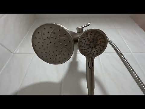 Moen Engage Magnetix Chrome 2 5 GPM Handheld Rain Shower Head 2 in 1 Combo Featuring Magnetic Dockin