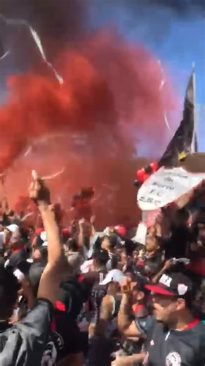 TORCIDA FÚRIA DO MORRO on Instagram: "UNIDOS TÁ NA PARADA…. TORCIDA FÚRIA DO MORRO OS MALOQUEIROS 2012"