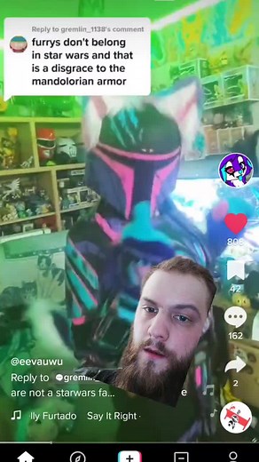 #greenscreen @eevauwu people are dumb #starwars #themandalorian #cosplay #furry #furryfandom #fypシ #fyp