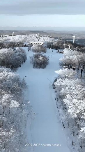 The first day of March is here and so is our season pass sale! ❄️ Secure access to 45 trails of mountain terrain and the most night skiing and riding in Southern New England. Buy now and ski the rest of this season FREE! Yes you read that right. Ski the rest of this season free when you buy a 2025-2026 season pass! ⛷️ See our website for more information: www.Jiminypeak.com | Jiminy Peak