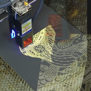 2.1K views · 42 reactions | This is another great way to make money at home by creating art on your laser!  朗Let's show how to get great results! A4 Size Magic Scratch Paper Set is available NOW!! Get it:⚡ https://bit.ly/3XNNg1Q #laserart #laserdesign #lasermachine #laserengrave #engravingmachine #sculpfunmade #laserengraving #scratchpaper | Sculpfun | Facebook