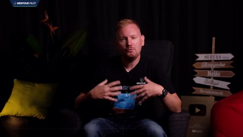 Watch how a Boeing 777 crashed just seconds before landing - "Too low too slow"