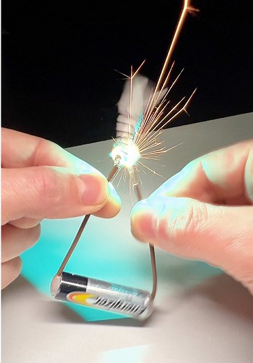 How to Start a Fire with a Simple Battery