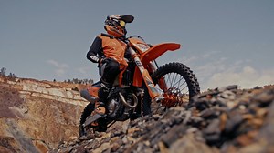 Built to provide usable power throughout the rev range while maintaining high levels of race-focused accessibility, the updated 2022 KTM EXC-F range is ready to take on any trail. More info: https://fal.cn/Enduro2022 | KTM