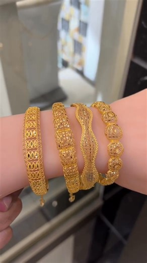 Elegant Gold Bangles That Redefine Timeless Beauty and Grace 💖💖✨✨✨ #bright_jewellery #viralreels #reelsvideo #foryoupageシ #jewellerydesign #jewellerycollection #jewellerylover #jewellery #bangles #goldbangles | Bright Jewellery