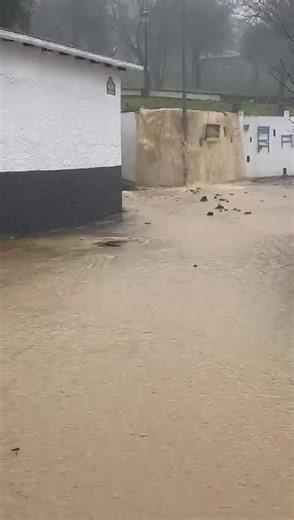 MUITA ÁGUA. 😮🌨️ | Quim