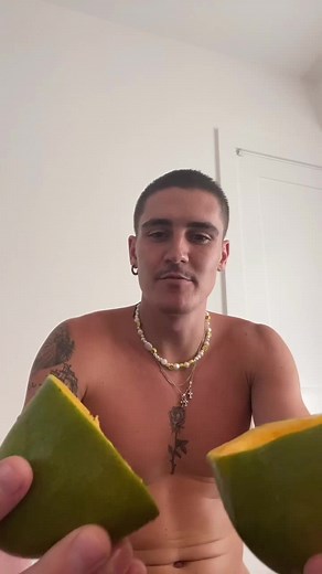 Mastering the Art of Eating Mangoes