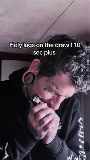 10 second draw. One note. No breaks. Just lungs and soul. 🎶🔥 Sometimes it ain’t about playing fast… it’s about holding the line. Holy long power. #Harmonica #BluesVibes #OneNote #Cowpoke #BreathControl