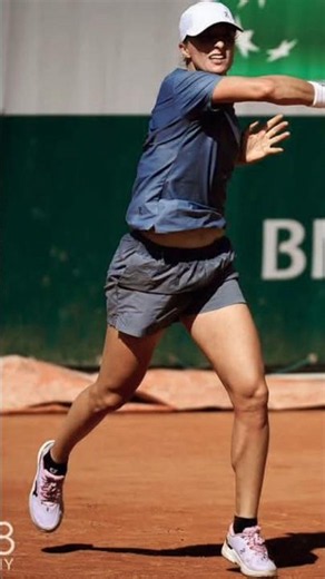 Iga Świątek is enchanting. At Roland Garros, she continues to captivate with muscular, stunning legs