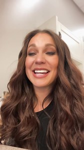 Barcelona España! 🇪🇸 Estaré con ustedes por primera vez el 12 de marzo para adora juntos! Información en 643 46 70 59 o en christinedclario.com No puedo esperar a ese día para verlos y abrazarlos! Bendiciones! ❤️ | Christine D'Clario