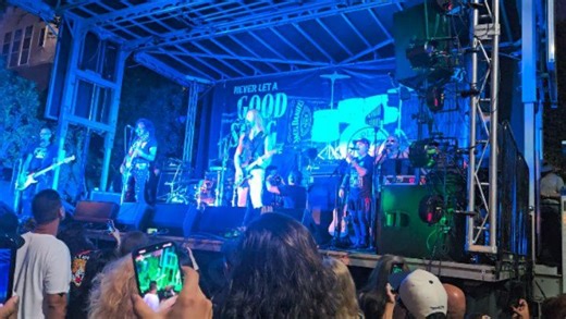 The BULLETBOYS perform For the Love of Money! With Giancarlo Floridia on backing vocals. | Keyboardist Eric Ragno