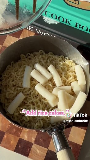 Ms. Chopsticks: Mastering Ramen Noodles