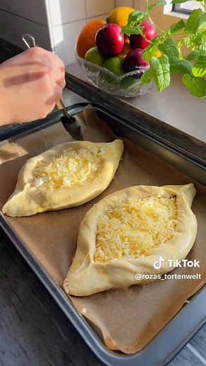 Georgisches Käsebrot: Ajarisches Khachapuri Rezept