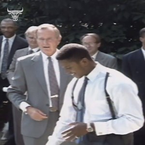 Happy Birthday to B.J. Armstrong! Throwback to when B.J. banked 21 straight shots during this White House visit 💰 | Chicago Bulls