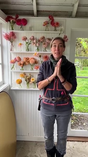 5.1K views · 564 reactions | Last call for scholarship applications! If you’ve been on the fence or procrastinating, here’s your friendly reminder that you need to get your application in by 5pm (PDT). https://www.floretflowers.com/workshops/scholarships/ | Floret Flower Farm | Facebook