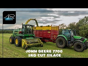 John Deere 7700 Lifting 4th cut Grass