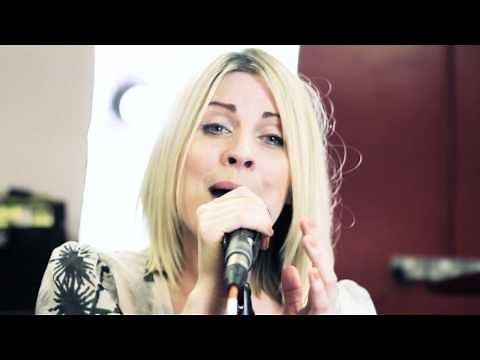 Annie Lennox cover of Little Bird by Louise Dearman