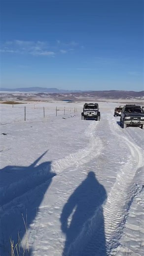 Не большой ремонт колеса и дальше в путь 💪🏽 #казахстан #familytripclub4x4 #недиванныйавтоклуб #кенсу #100озёр