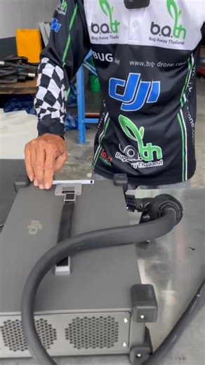 2K views · 25 reactions | มาแล้ว!  สายแปลงหัวชาร์จ DJI Agras T70 / T100 ใช้งานง่าย สะดวก ประหยัด ไม่ต้องซื้อชุดชาร์จใหม่  พร้อมส่ง ของแท้ มั่นใจได้เลยครับ ✨ | โดรนเกษตร DJI Bug Away | Facebook