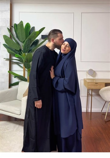 Trop bizarre de me voir avec le jilbeb 🫢.. vous en pensez quoi ? J’ai commander les tenues assortis chez @Hijab.prestige j’ai réussi à vous avoir un code de MALADE Tout les QAMIS et JILBEB sont à seulement 10,99€ !! (Code : Nora60) c’est DU JAMAIS VUE !! premier arriver, premier servie 🙂‍↔️!! #couplemixte #love