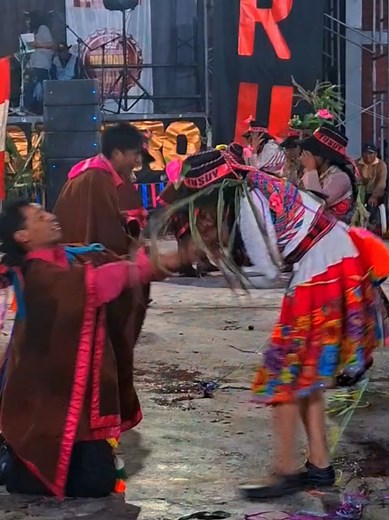 Carnaval de Congalla: Celebración y Danza Huancavelicana